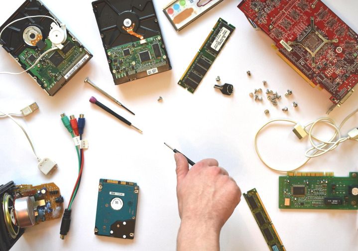laptop repair technician tools