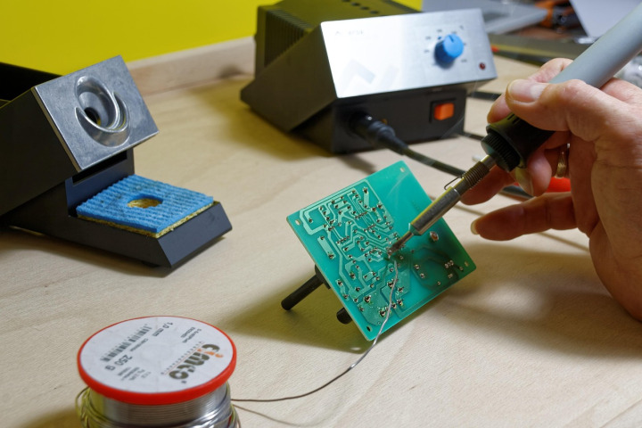 soldering motherboard technician electronics